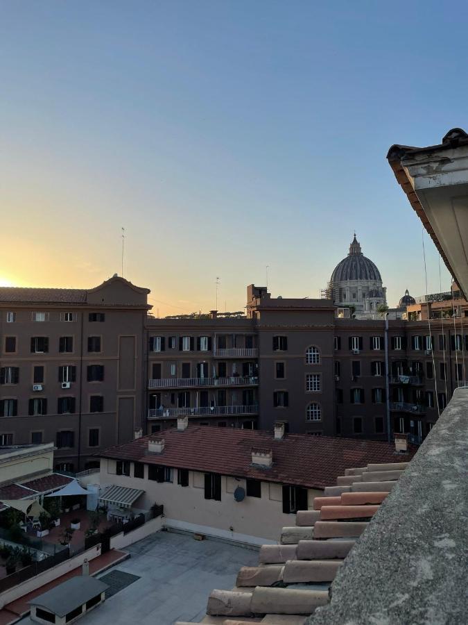 Sunset At St Peter Rome Exterior photo